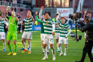 Leaders Celtic brush Hearts aside at Tynecastle